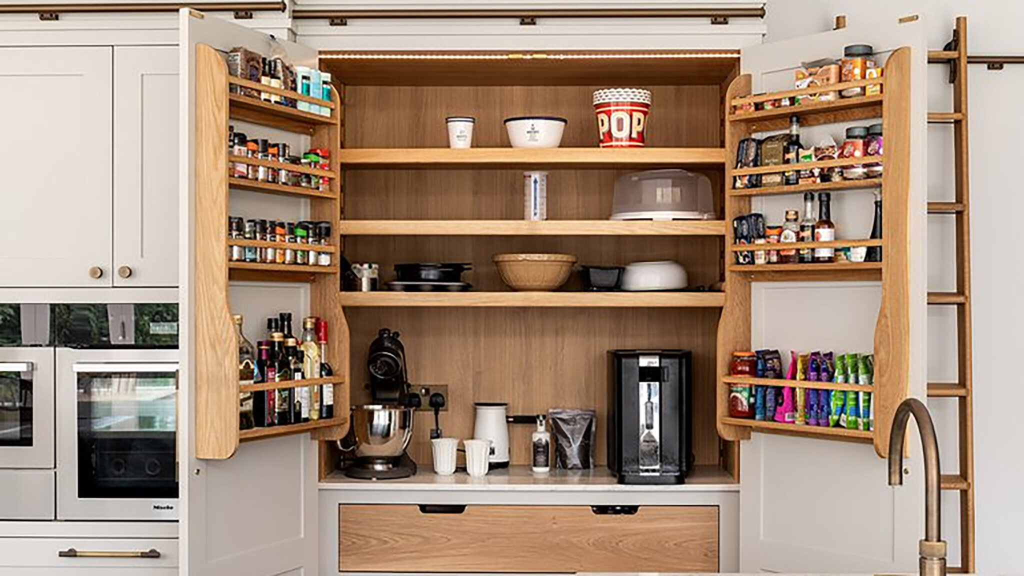 17 Clever Small Pantry Design Ideas for Organized Compact Kitchens ...