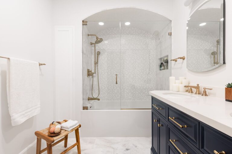 22 Modern Walk In Tile Shower Ideas for a Sleek Luxury Look