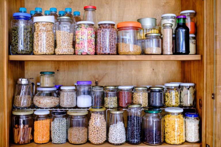21 Pantry Organization Ideas That Instantly Reduce Kitchen Clutter