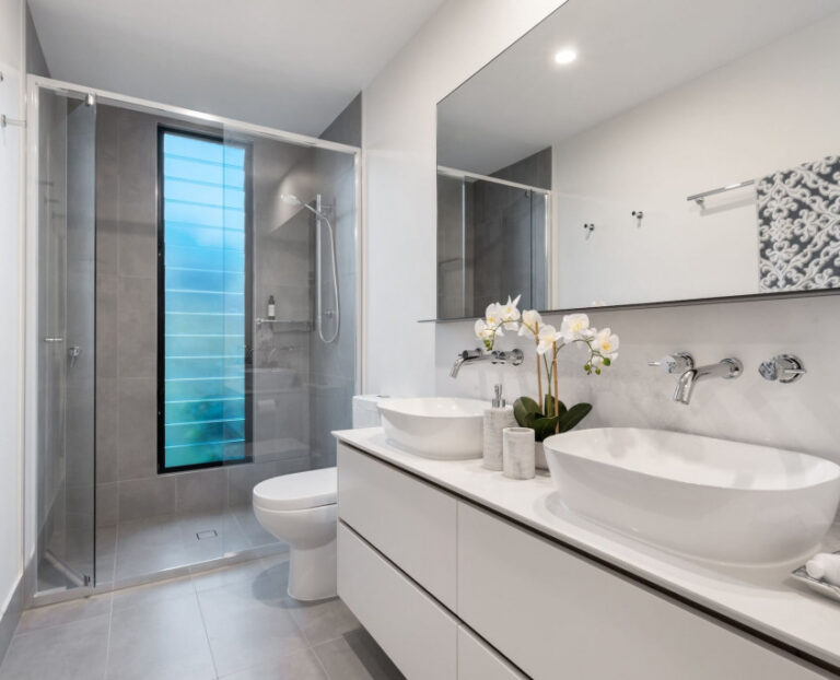 23 Small Bathroom Shower Tile Ideas That Maximize Space Beautifully