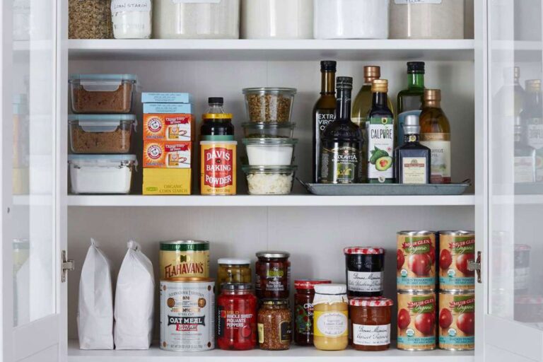 19 Small Pantry Organization Ideas That Save Time During Meal Prep