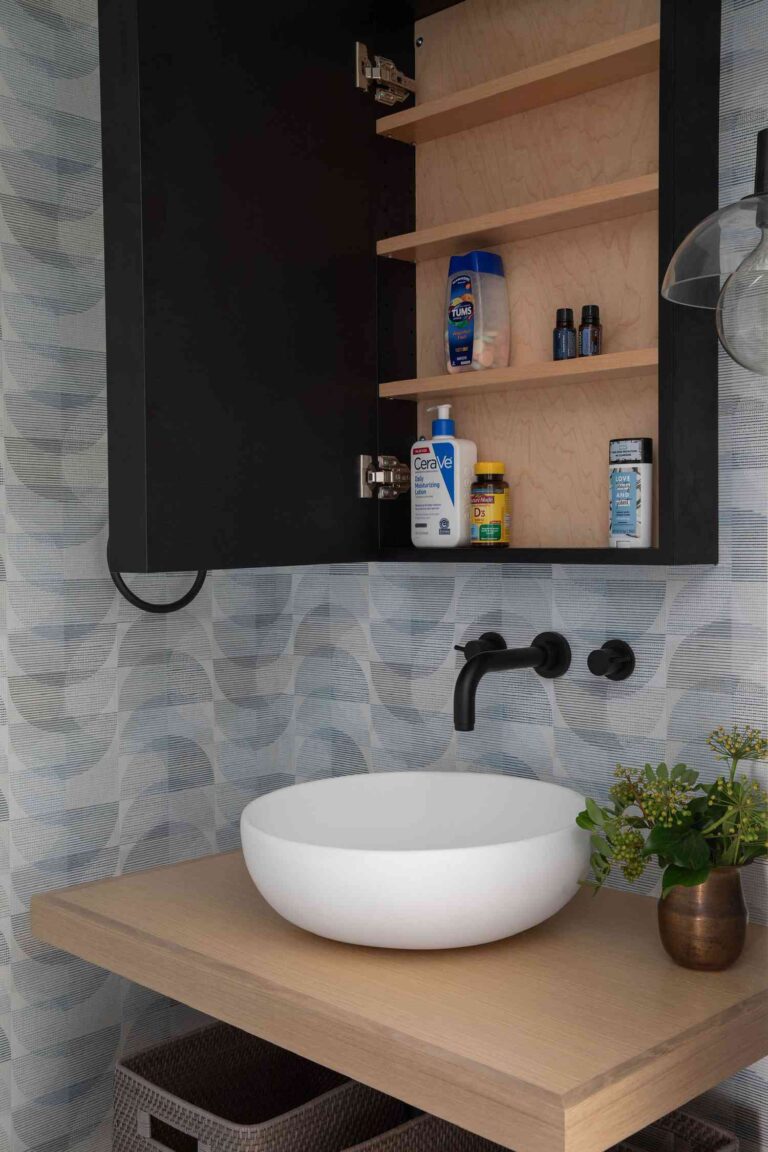 21 Cozy Tiny Bathroom Ideas To Refresh Your Space