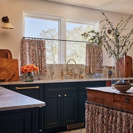 17 Kitchen Curtain Ideas To Inspire Your Next Makeover