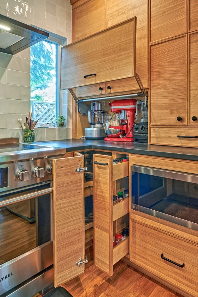 22 Corner Kitchen Cabinet Ideas To Make Your Space Feel More Inviting